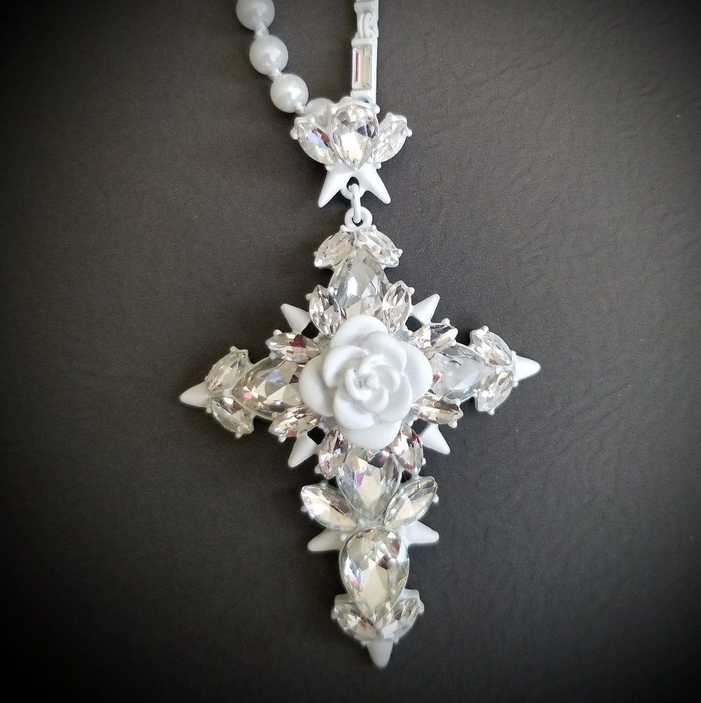 Erickson Beamon Rocks Gothic Crucifix Necklace - Picture 2 of 8